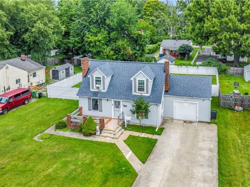34031 Victor Drive , Eastlake, OH 44095 Photo 5