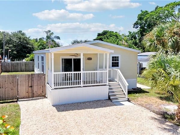 264 NE Oak Street, Stuart, FL 34994