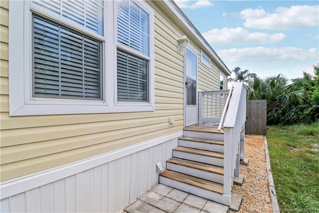264 NE Oak Street, Stuart, FL 34994 Photo