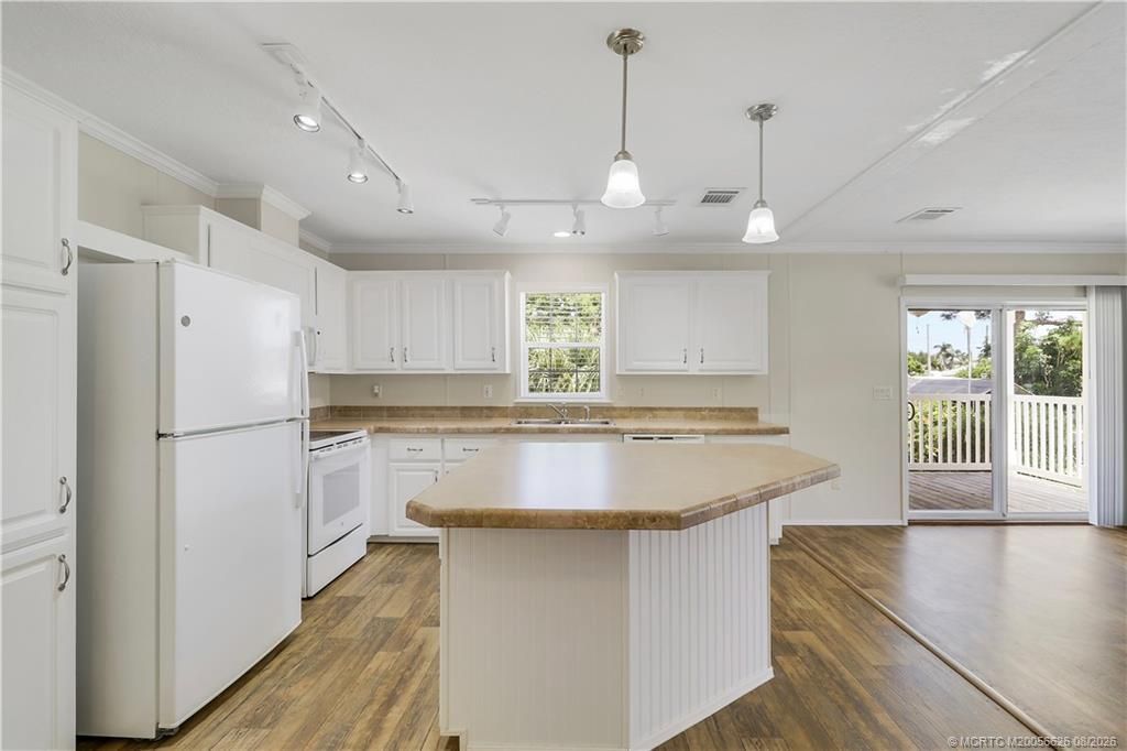 264 NE Oak Street, Stuart, FL 34994 Photo