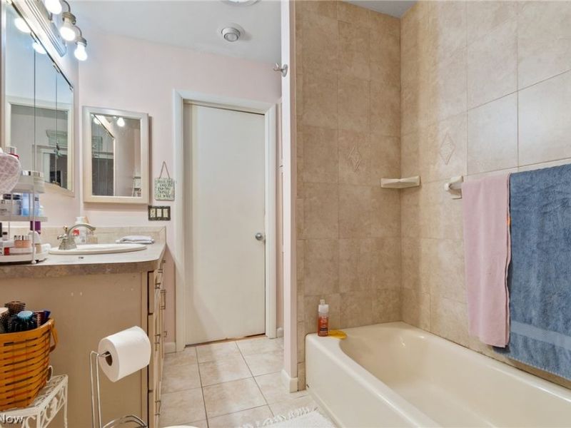 3867 Bay Path Drive, Akron, OH 44319 Photo 29
