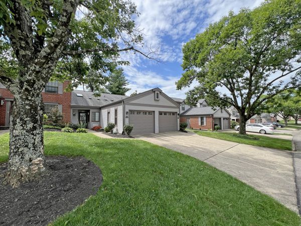 1561 Greens Edge Drive, Florence, KY 41042