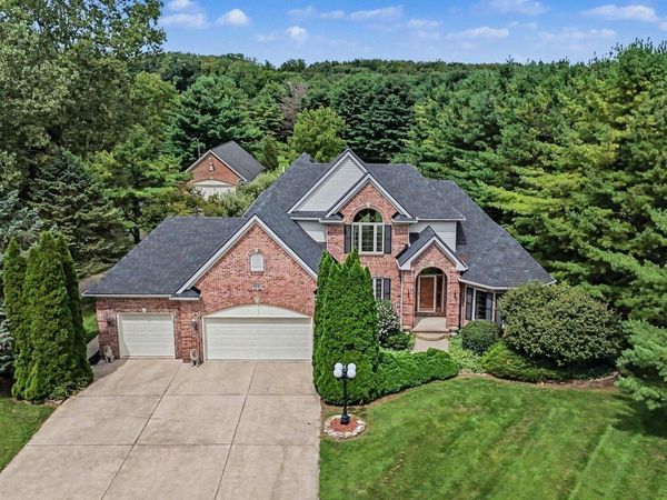 12273 Laginess Road, La Salle, MI 48145