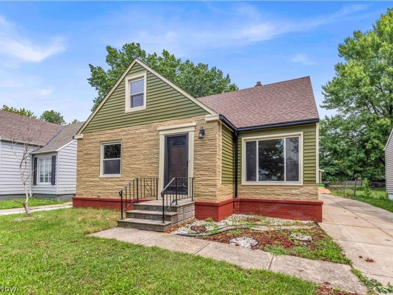 465 E 272 Street , Euclid, OH 44132 Photo 2