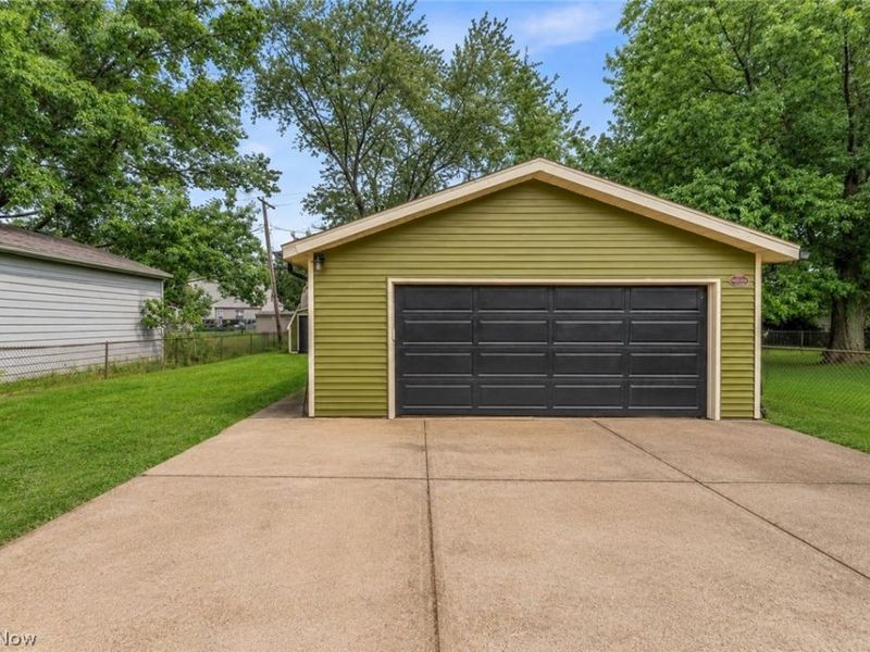 465 E 272 Street , Euclid, OH 44132 Photo 3