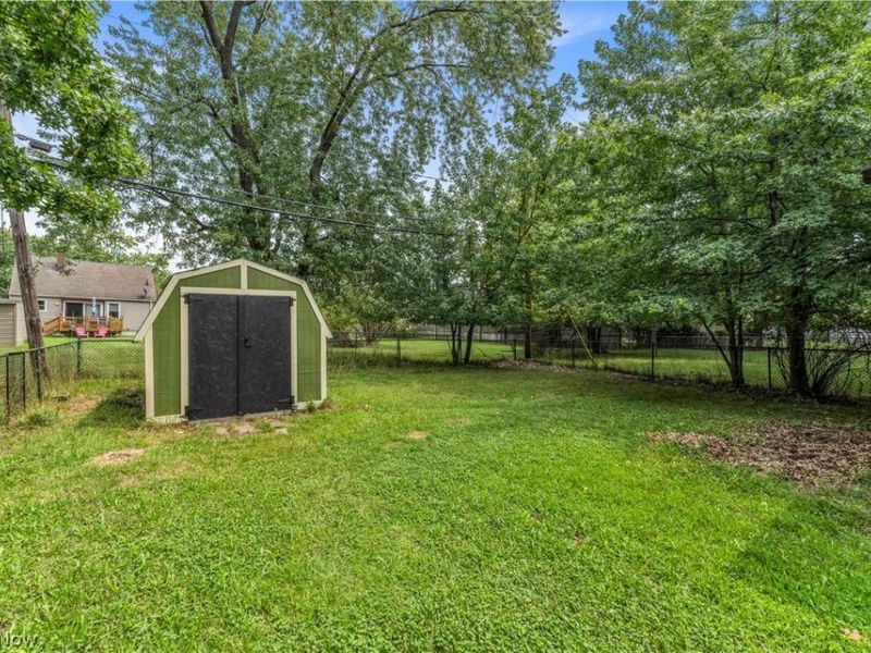 465 E 272 Street , Euclid, OH 44132 Photo 4