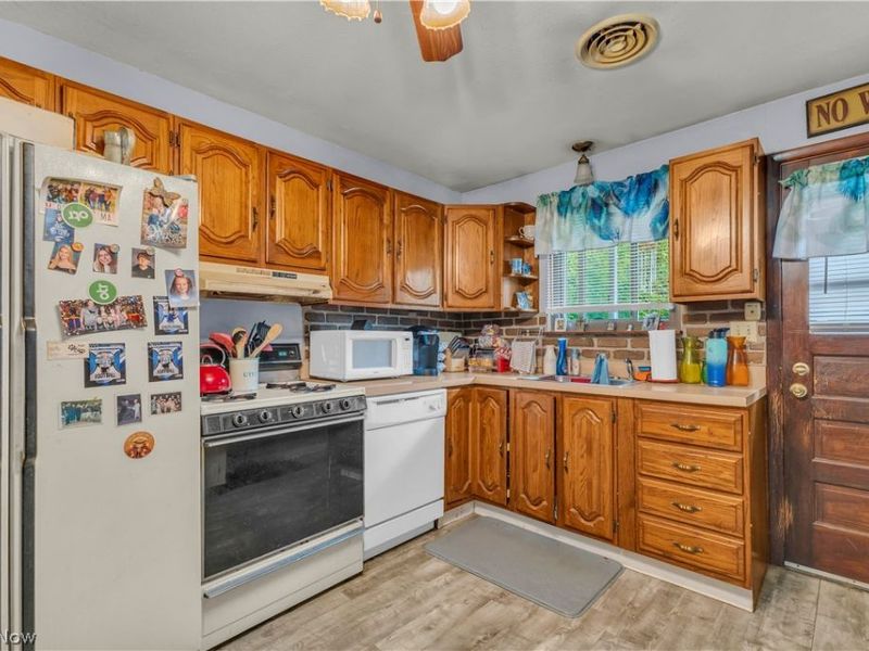 14185 Niagara Drive , Strongsville, OH 44136 Photo 10