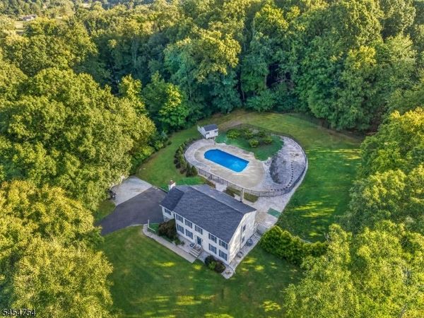 7 Ike Williams Rd, Hampton, NJ 07860