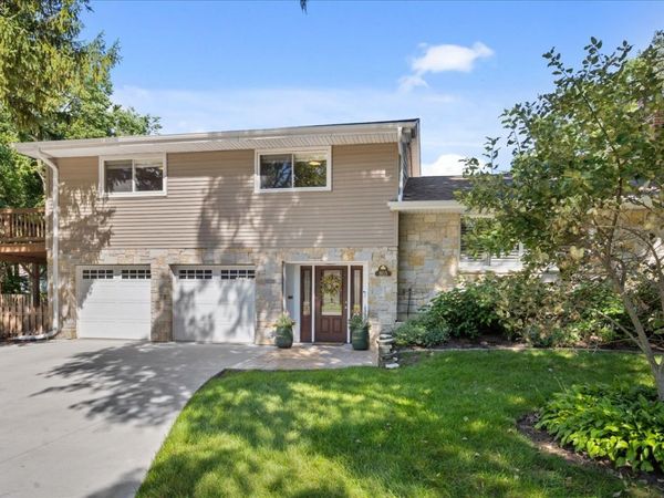 803 Pine Street , Deerfield, IL 60015