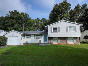 118 Holiday Lane, Canandaigua, NY 14424