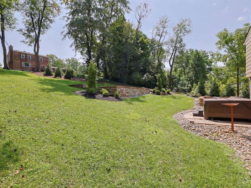 8732 Hollyhock Drive, Springfield Township, OH 45231 Photo 57