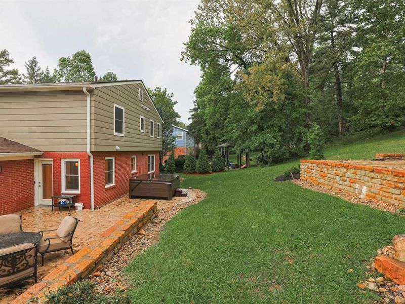 8732 Hollyhock Drive, Springfield Township, OH 45231 Photo 59