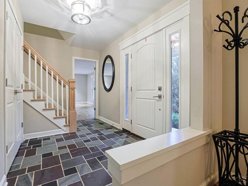 8732 Hollyhock Drive, Springfield Township, OH 45231 Photo 6