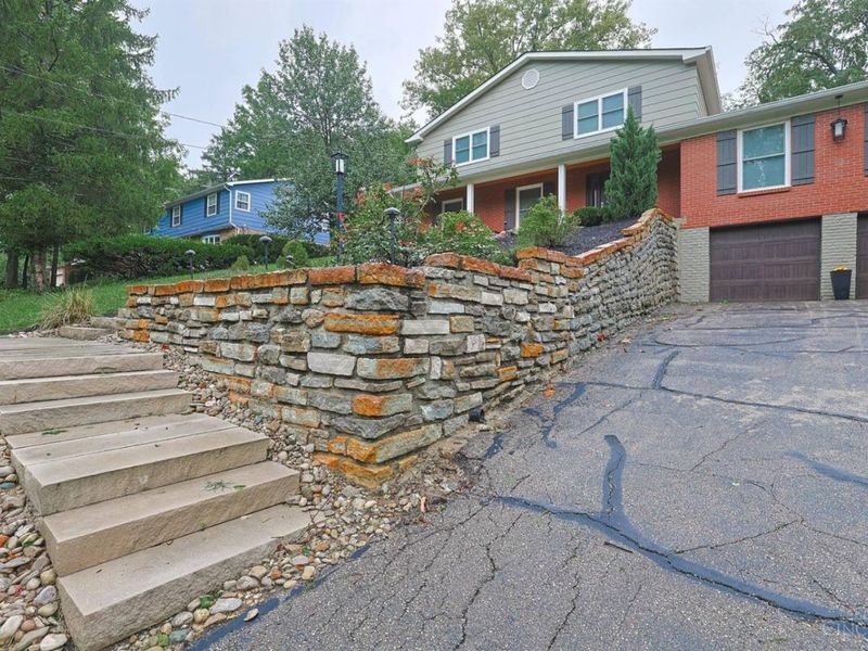 8732 Hollyhock Drive, Springfield Township, OH 45231 Photo 60