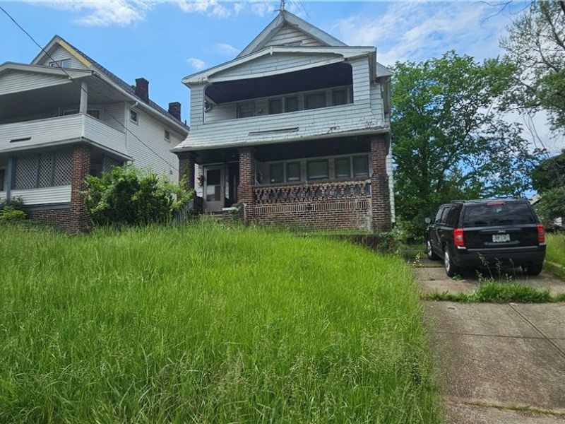 1830 Reyburn Road, Cleveland, OH 44112 Photo 2