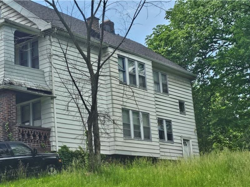 1830 Reyburn Road, Cleveland, OH 44112 Photo 3