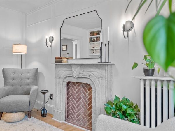 427-429 S Huntington Ave, Unit 1, Boston, MA 02130