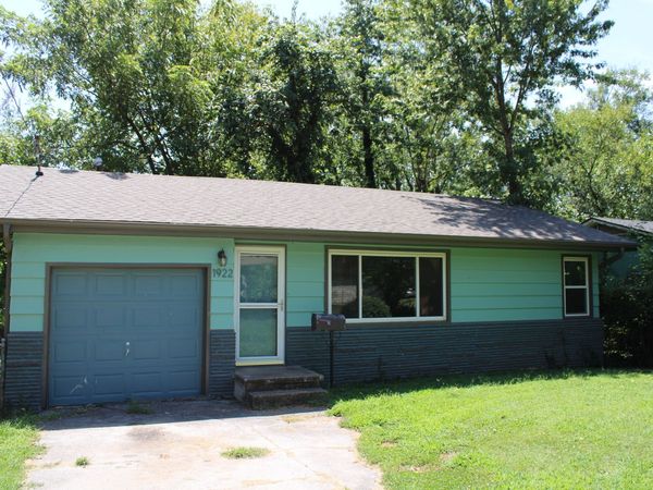 1922 W Water Street , Springfield, MO 65802
