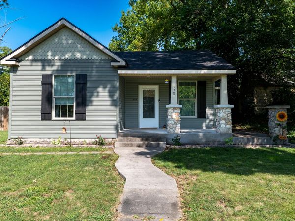 178 South Avenue , Sparta, MO 65753