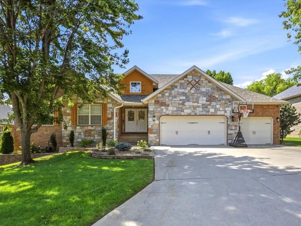 848 E Country Ridge Street , Nixa, MO 65714