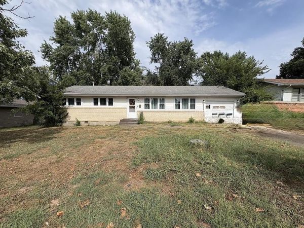 913 Flower Box Lane , Neosho, MO 64850