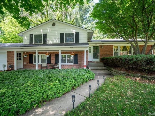 6826 Spruce Drive, Bloomfield Hills, Mi 48301