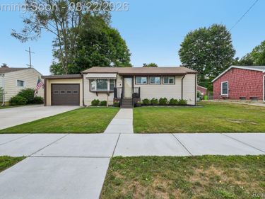 729 Woodbine Drive, Fenton, Mi 48430