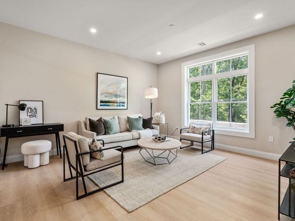 7 Cross St, Unit 201, Wilmington, MA 01887