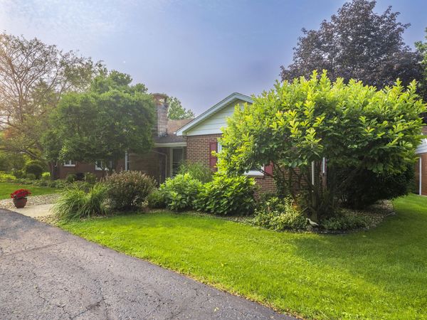 676 E Oak Hill , Chesterton, IN 46304