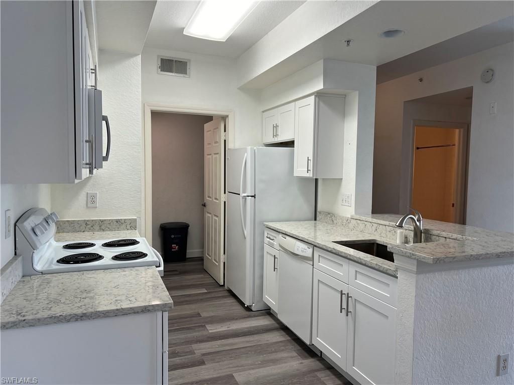 4650 Saint Croix Ln , Unit 725, Naples, FL 34109 Photo