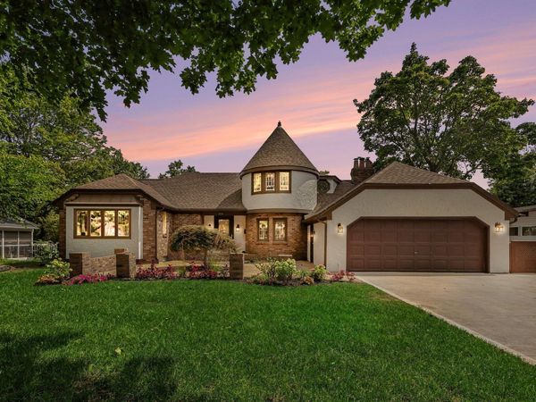 1530 Edgewood Avenue SE, Grand Rapids, MI 49506