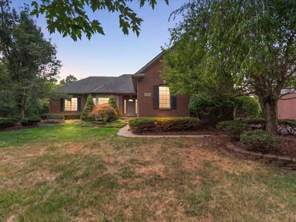 1011 Ashton Woods Drive, Canton, MI 48187