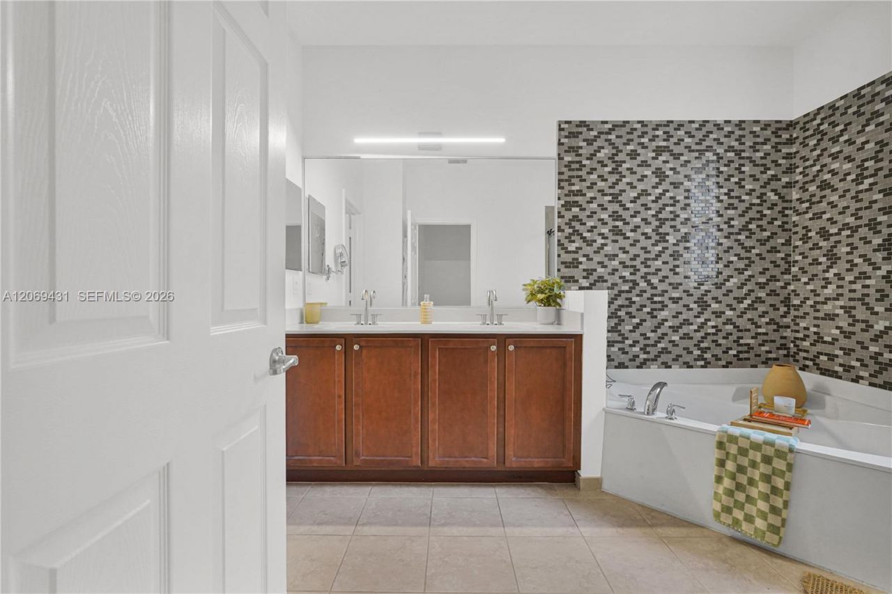 4818 Acadian Trl , Coconut Creek, FL 33073 Photo