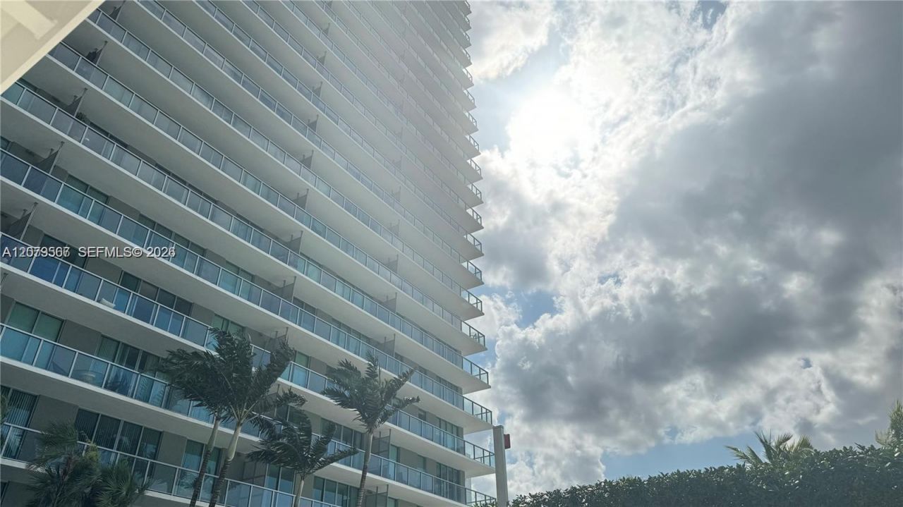1111 SW 1st , Unit UPH4021-, Miami, FL 33130 Photo