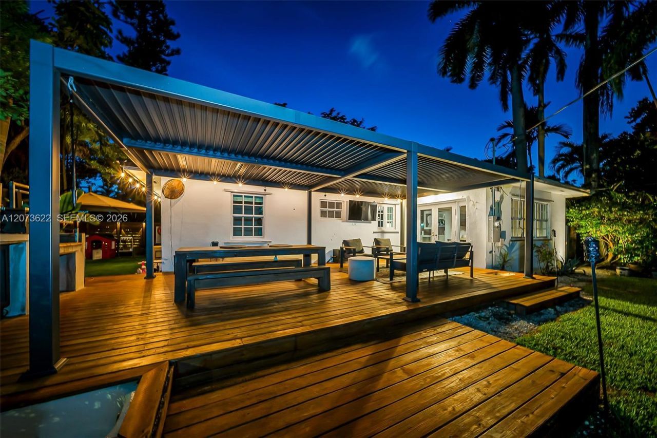 10627 NE 11th Ave, Miami Shores, FL 33138 Main Photo