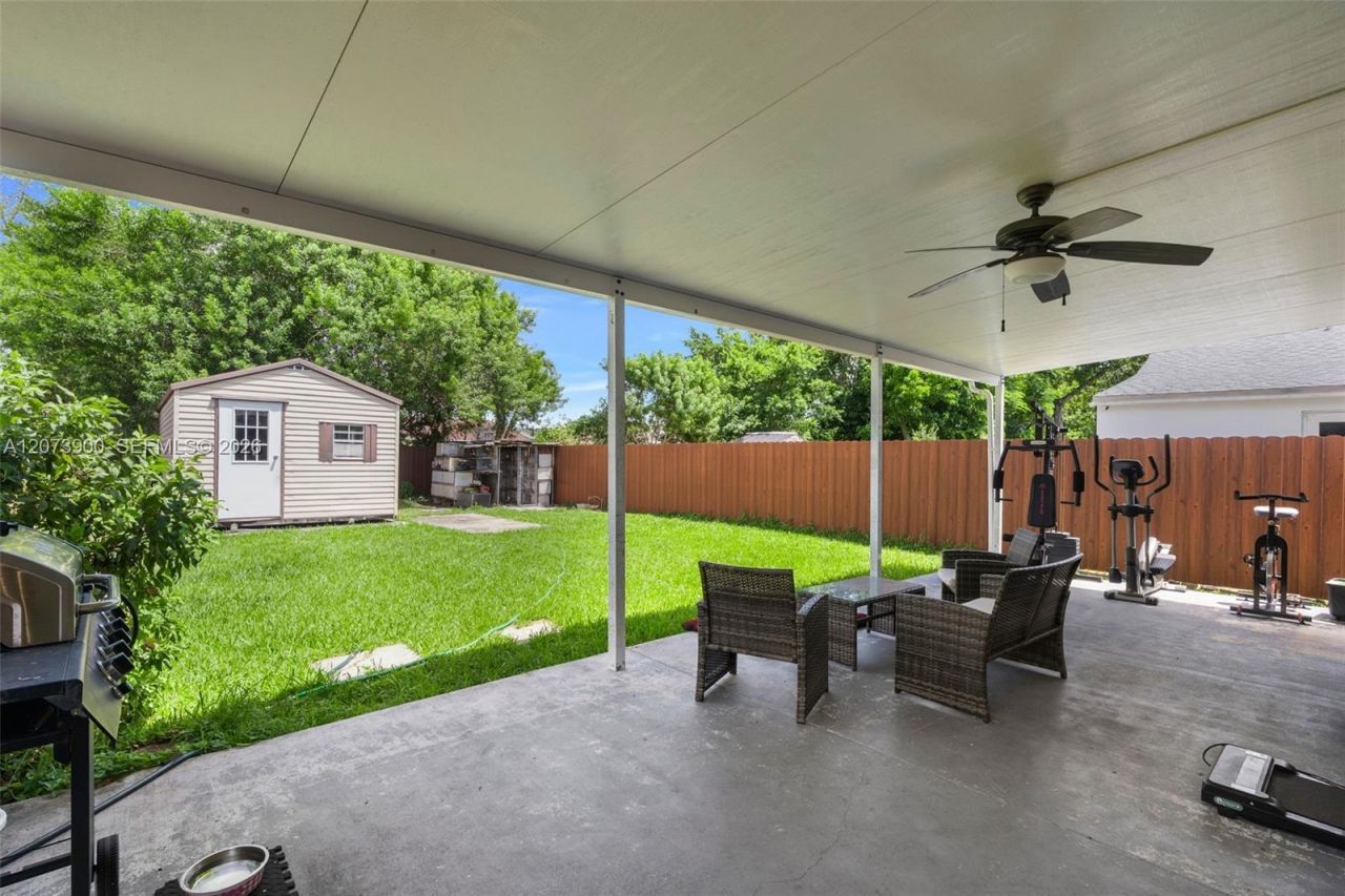 3073 NW 59th St, Miami, FL 33142 Photo