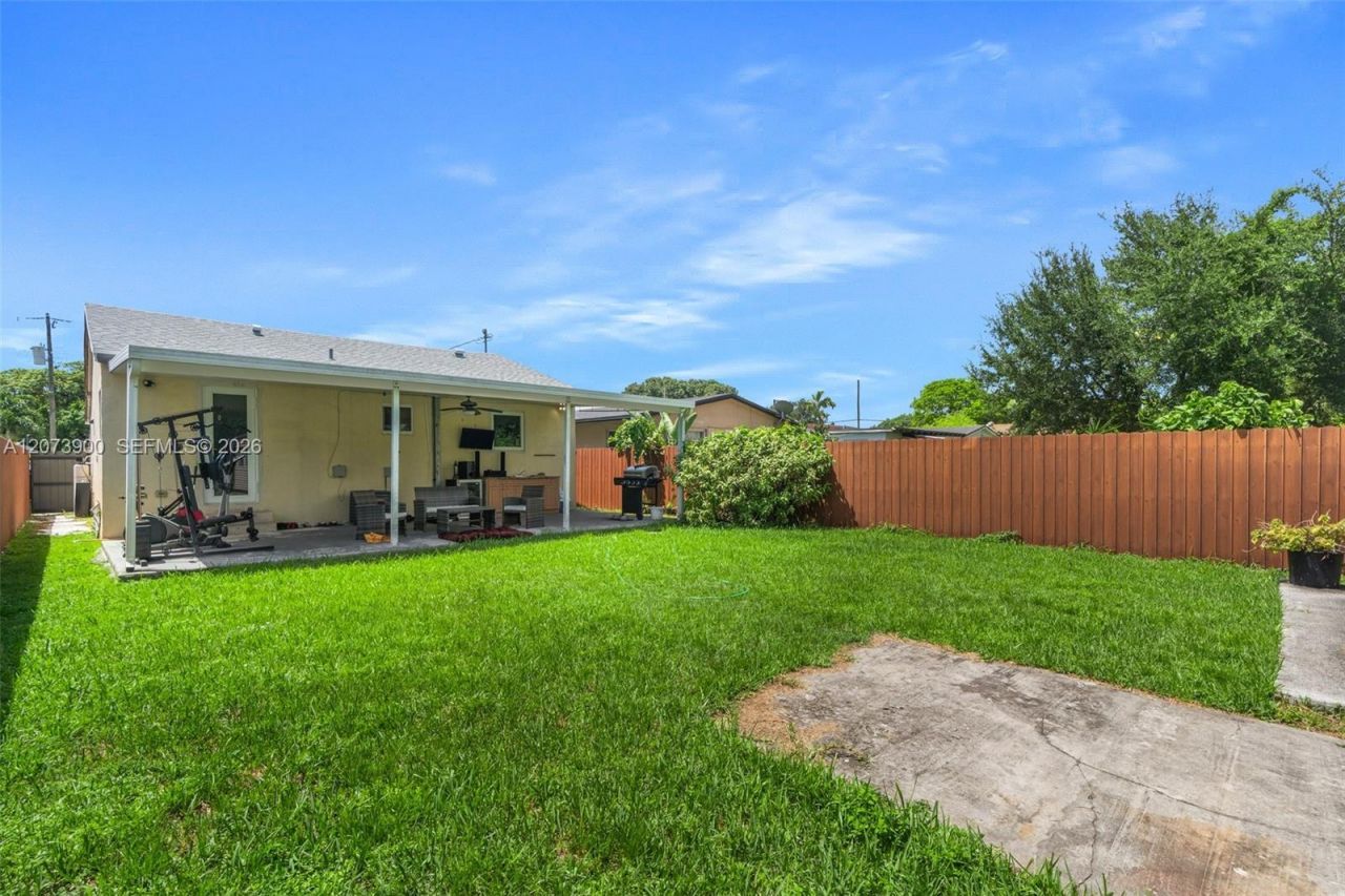 3073 NW 59th St, Miami, FL 33142 Photo