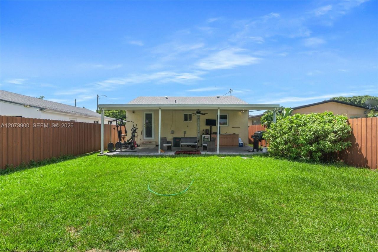 3073 NW 59th St, Miami, FL 33142 Photo