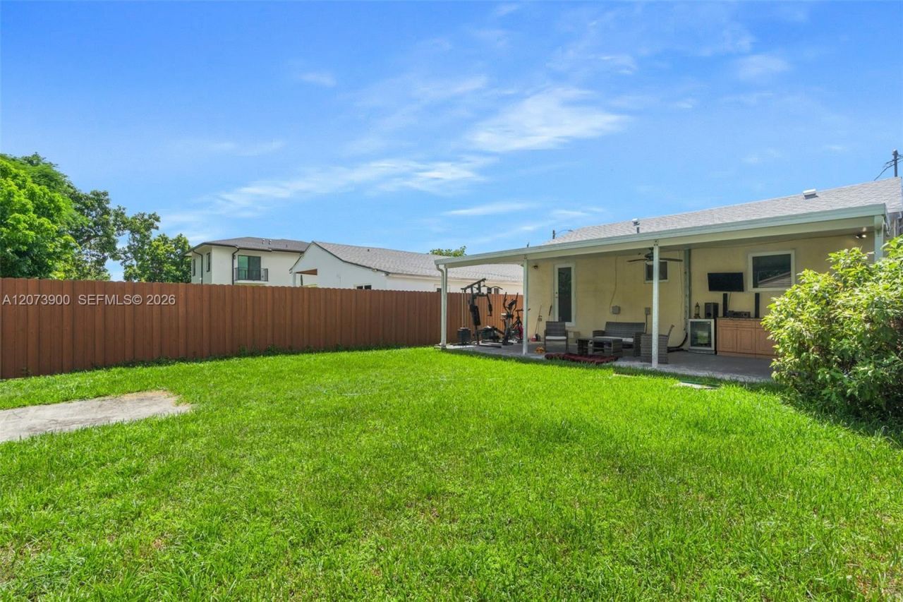 3073 NW 59th St, Miami, FL 33142 Photo