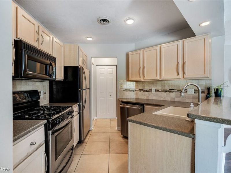6465 Saint Andrews Drive , Unit 1, Canfield, OH 44406 Photo 5