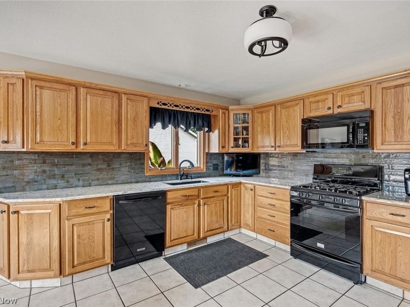 3905 Meander Drive, Mineral Ridge, OH 44440 Photo 11