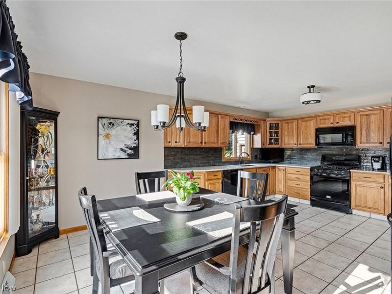 3905 Meander Drive, Mineral Ridge, OH 44440 Photo 14