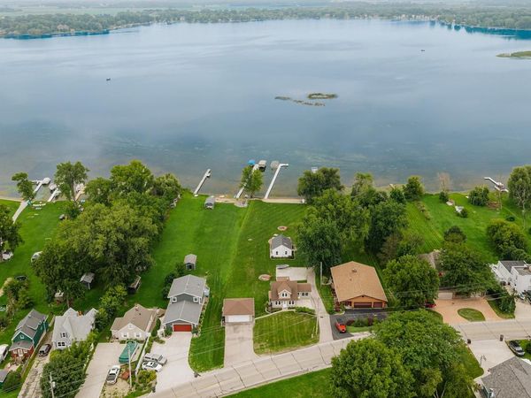 25805 W Loomis ROAD, Waterford, WI 53185