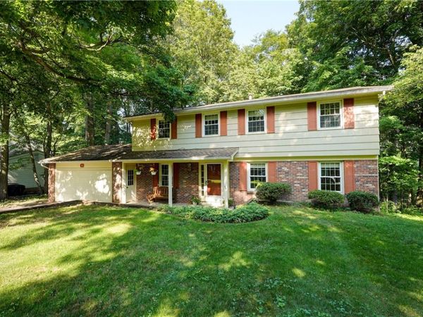 20 Chesham Way , Fairport, NY 14450