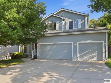 18626 L Circle, Omaha, NE 68135