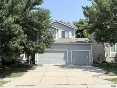 18626 L Circle, Omaha, NE 68135