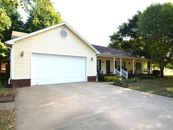 173 N Double Springs Road , Farmington, AR 72730