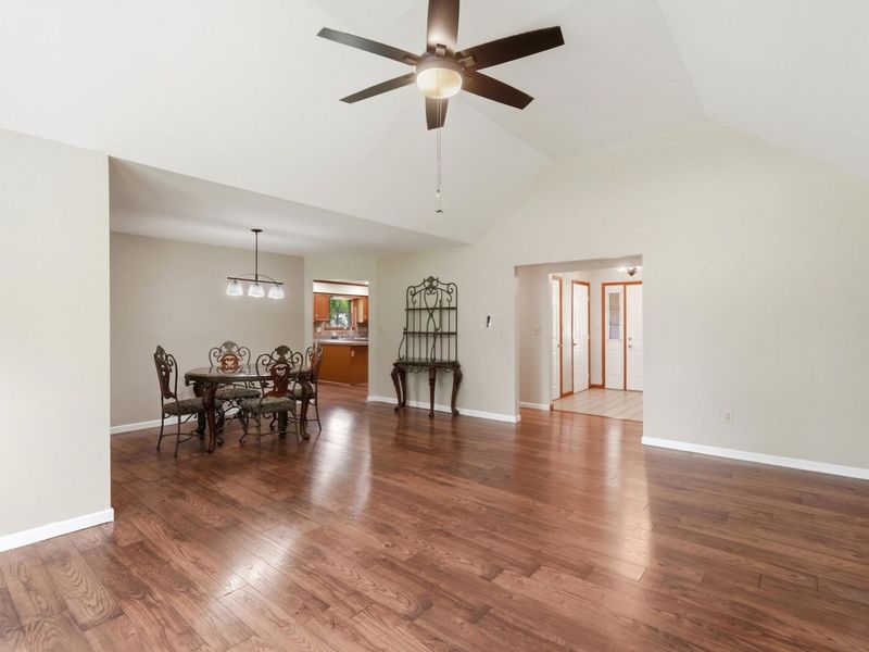10619 Frederick Pike, Vandalia, OH 45377 Photo 12