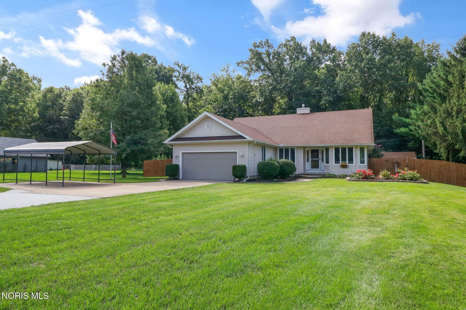 9125 Garden Road, Maumee, OH 43537 Main Photo