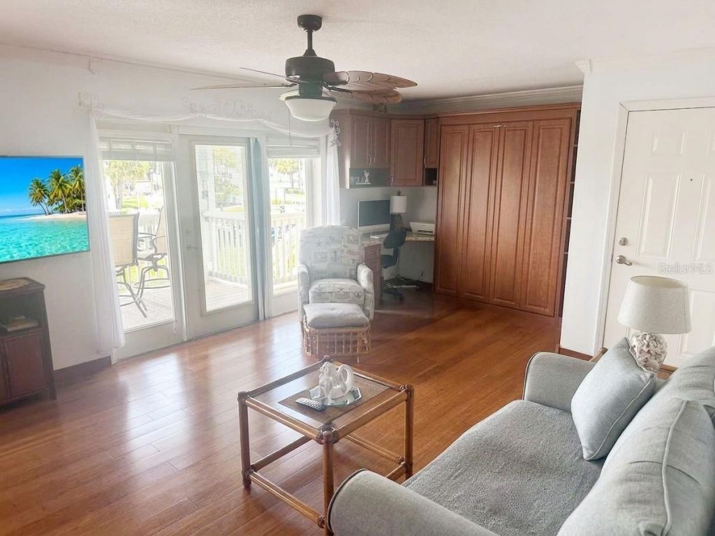 4728 Beach , Unit C, Saint Petersburg, FL 33705 Photo